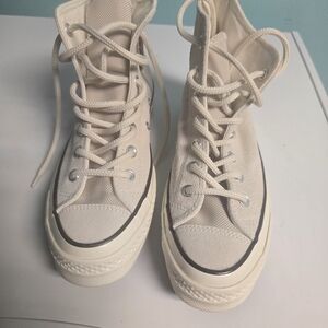 Converse - Suede Beige High-Tops